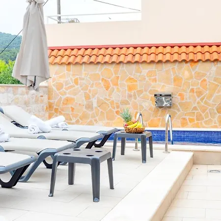 Ante 2 Apartment Hvar Town