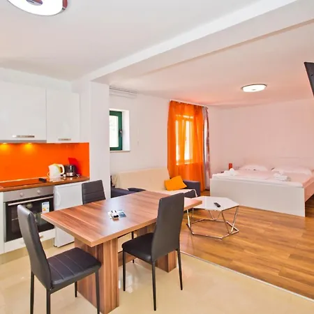 Apartment Ante 2