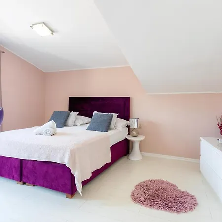 Apartment Ante 2