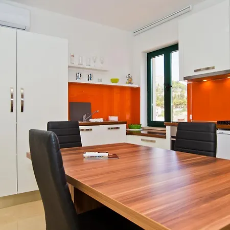 Ante 2 Apartment *