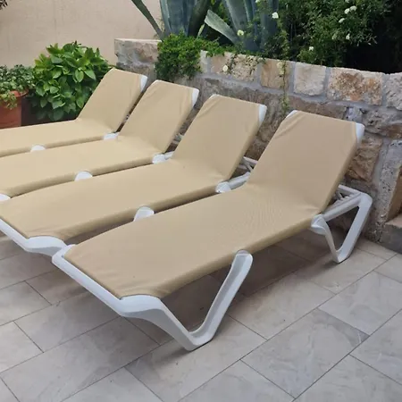 Ante 2 Apartment *
