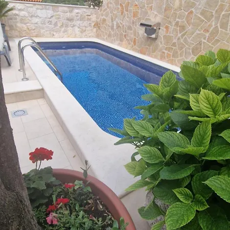 Ante 2 Apartment *