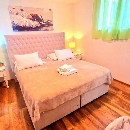 Ante 2 Apartment *