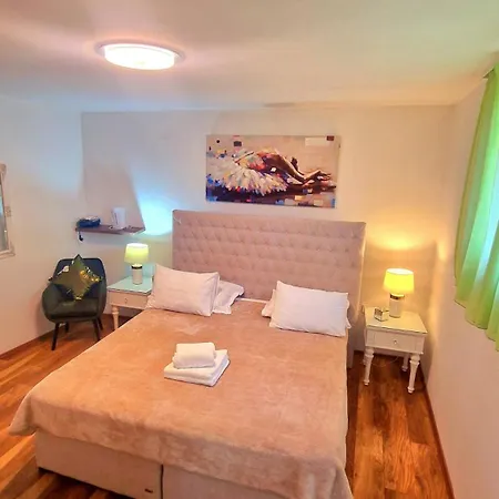 Apartment Ante 2 *
