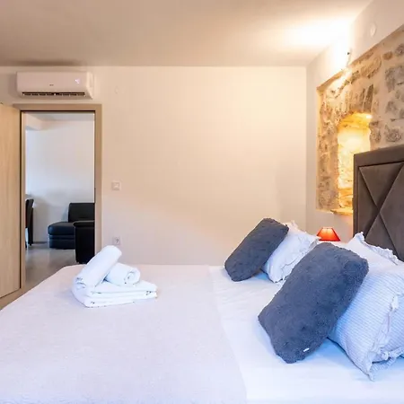 Ante 2 Hvar Center, Pool Хвар